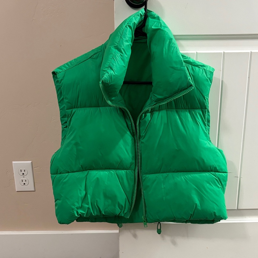 Green Cropped Puffer Vest